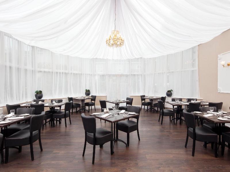 Elfordleigh Hotel - image 2