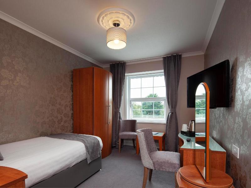 Standard Single Room image 4