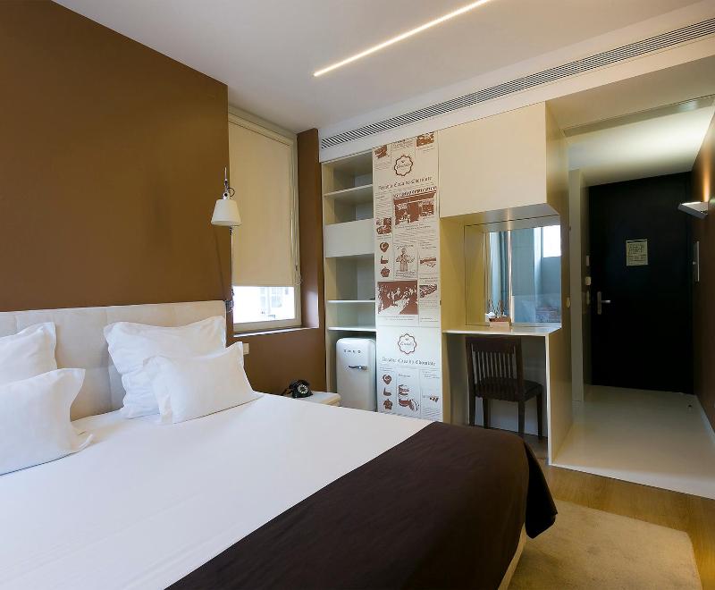 Standard Double Room image 3