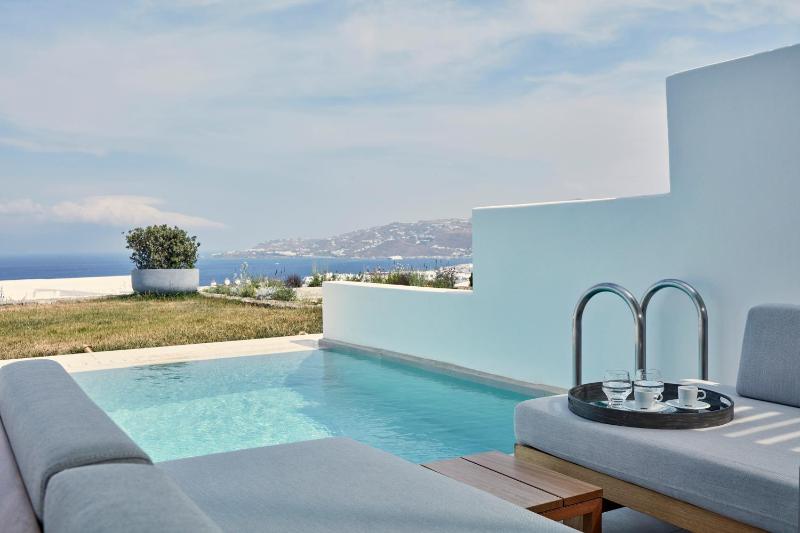Naia Junior Suite with Private Pool and Sea View image 4