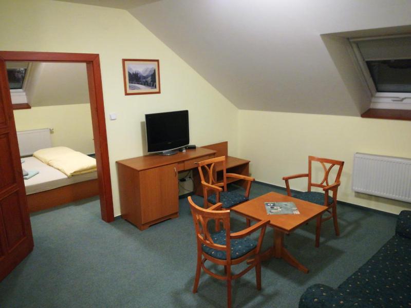 Superior Family Room image 3