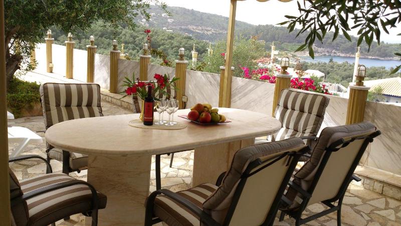 Luxury House image 1