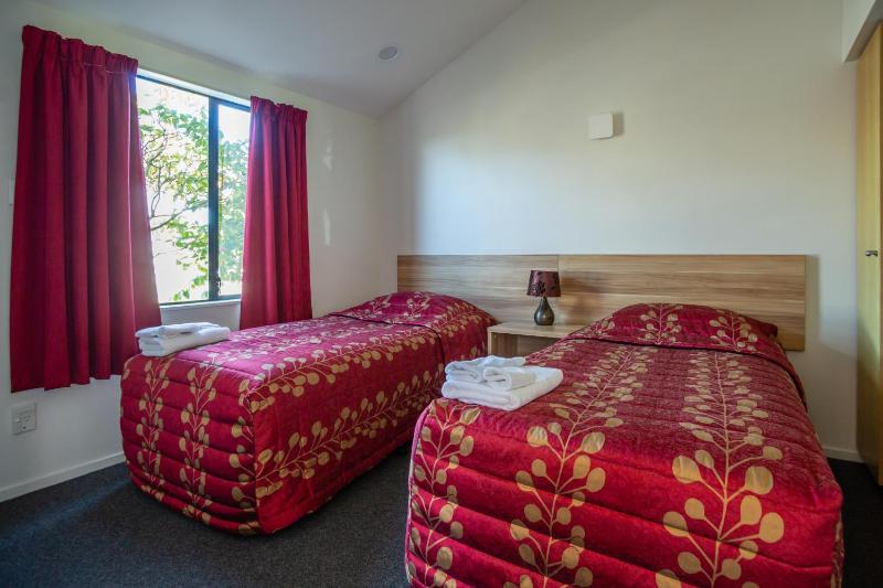 Christchurch Park Motel - image 3