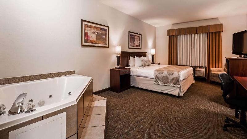 King Room with Spa Bath - Non-Smoking image 1