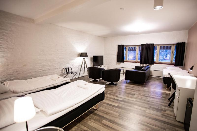 Superior Triple Room image 2