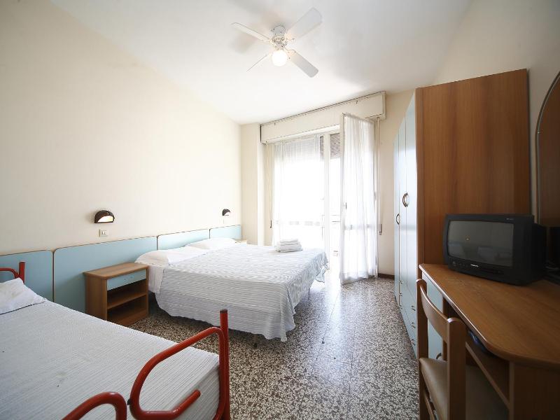 Triple Room image 3