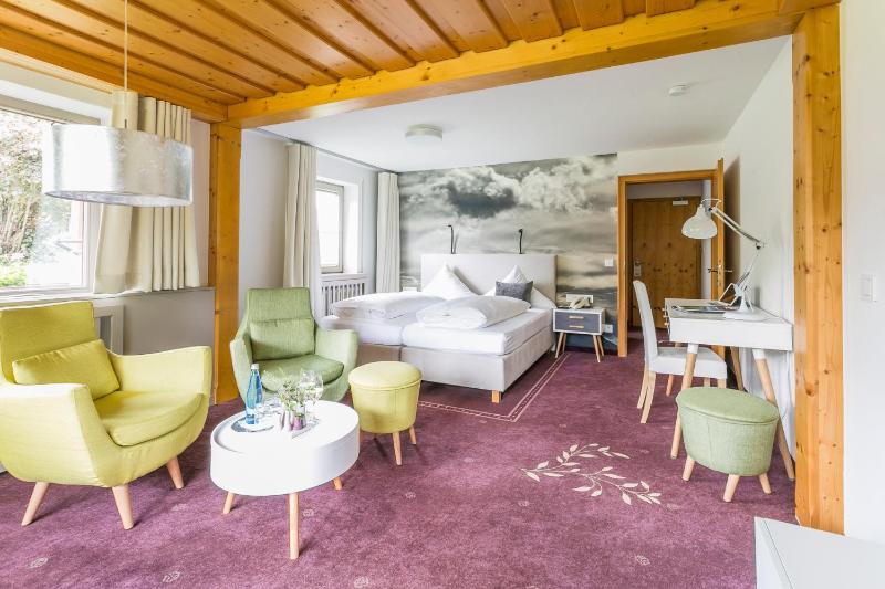 Premium Double Room with Balcony and Garden View image 3