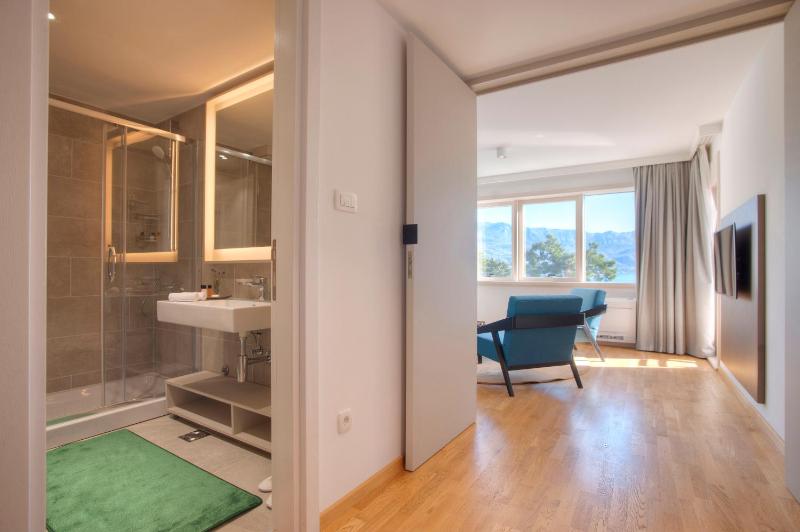 Suite with Sea View image 1