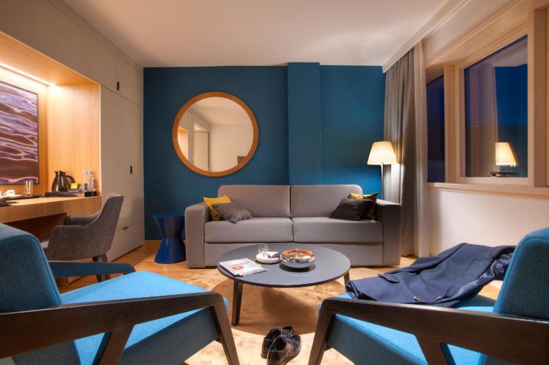 Suite with Sea View image 2