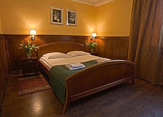 Standard Double Room image 3