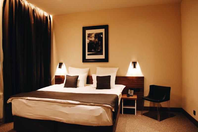 Superior Double or Twin Room image 3