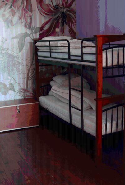 Triple Room with Shared Bathroom image 4