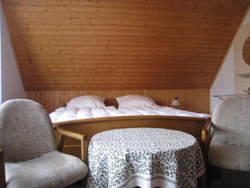 Double Room with Shared Bathroom image 3