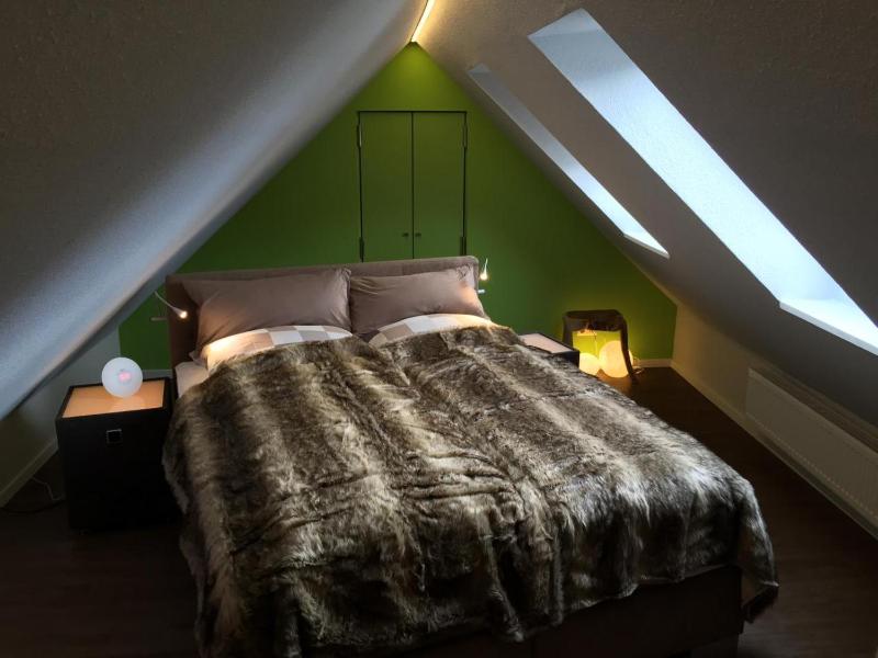 One-Bedroom Apartment image 3