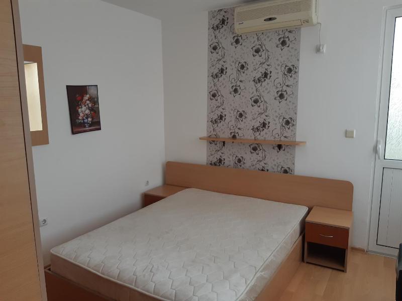Double Room with Balcony image 3