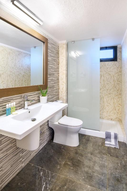 Suite with Pool View image 3