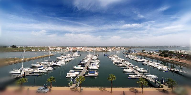 Faro Marina Two-Bedroom Apartment image 3