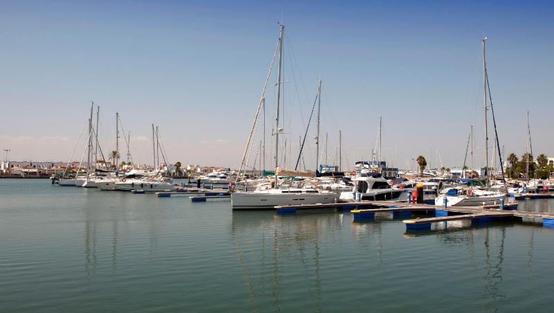 Faro Marina Two-Bedroom Apartment image 2