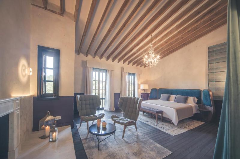 Grand Suite image 1