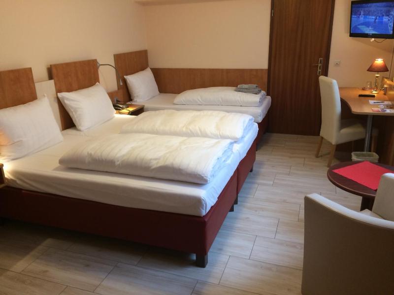 Triple Room image 3