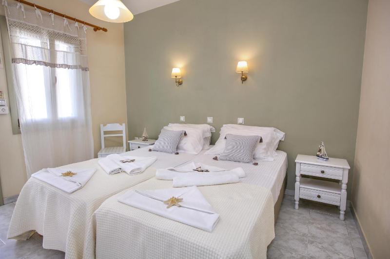 Double or Twin Room with Partial Sea View image 3