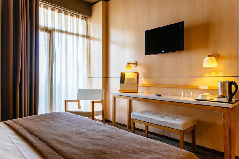 Family Suite with Sea View image 3