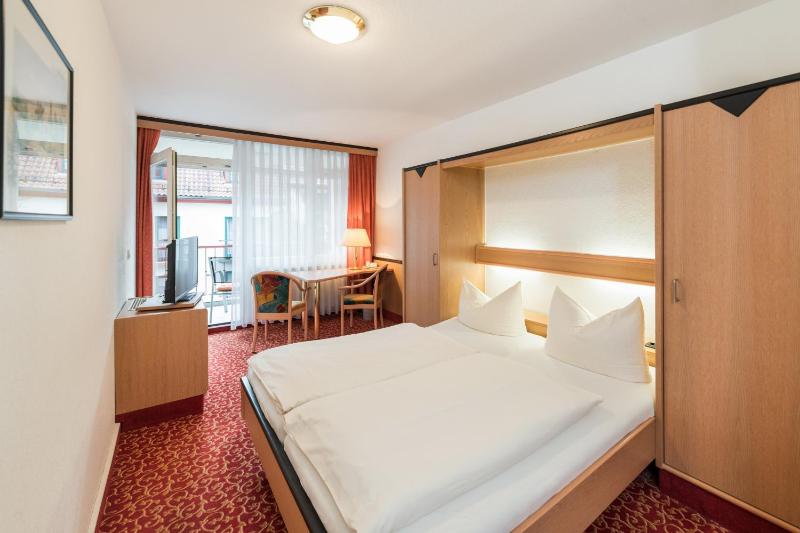 Double Room image 3