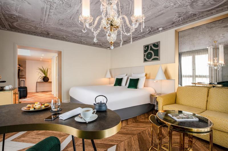 Junior King Suite image 4