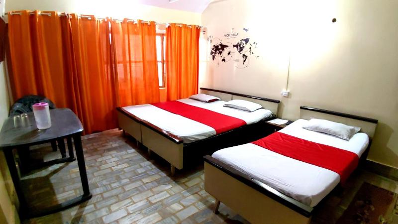 City Hotel - image 32
