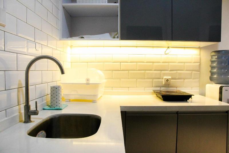 1BR Brooklyn Alam Sutera Apartment near BINUS By Travelio - image 15