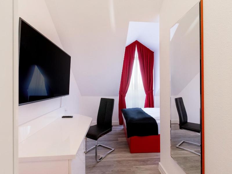 Single Room image 1