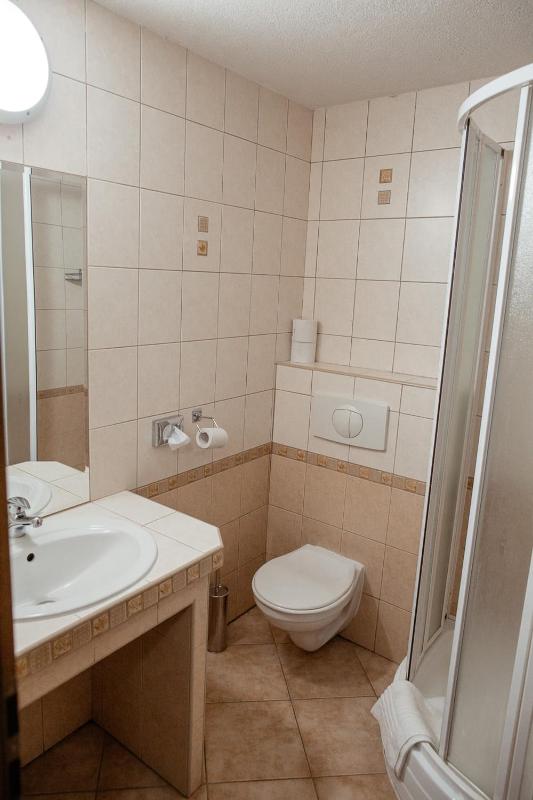 Double or Twin Room image 3