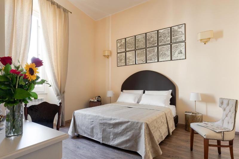 Standard Double Room image 4