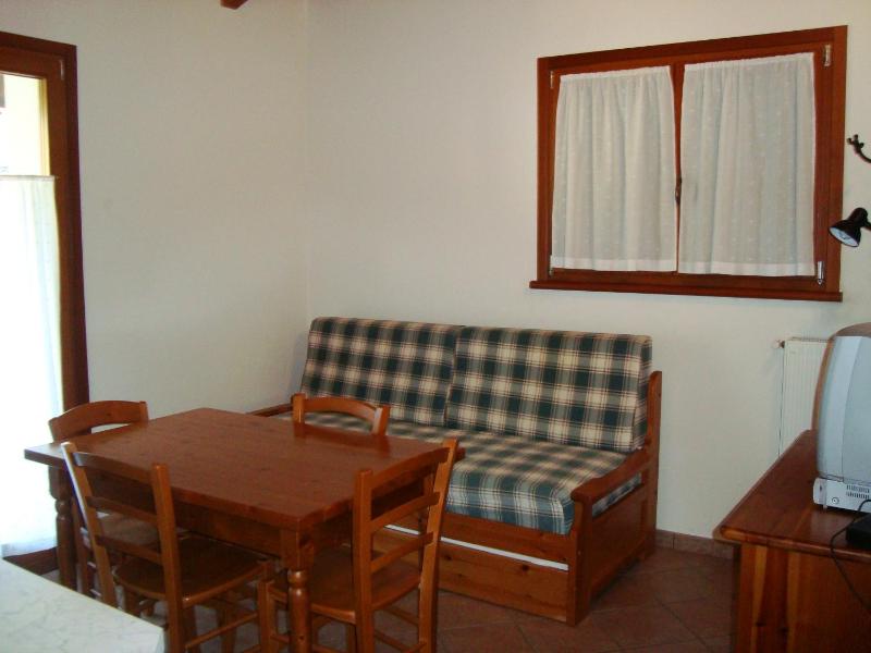 One-Bedroom Apartment image 1