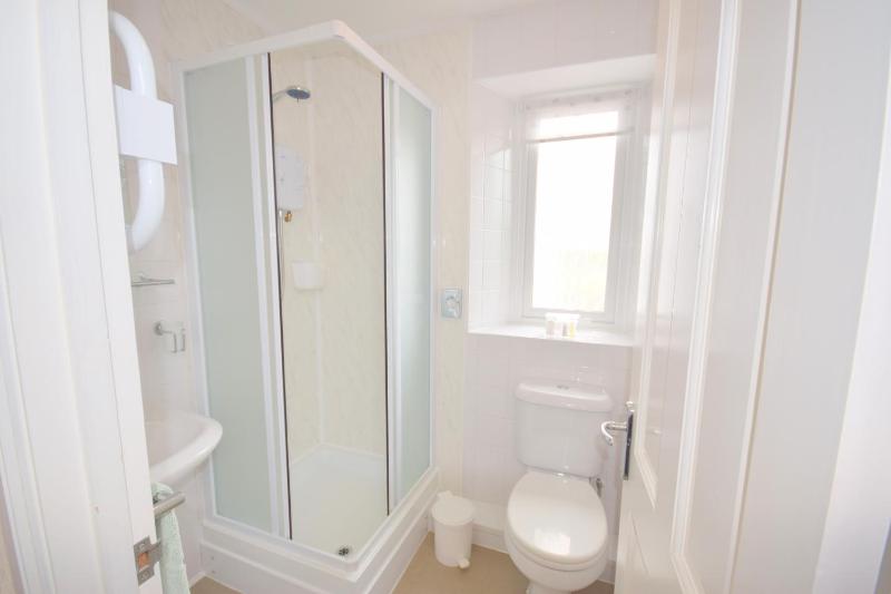 Tor Dean Guest House - image 36