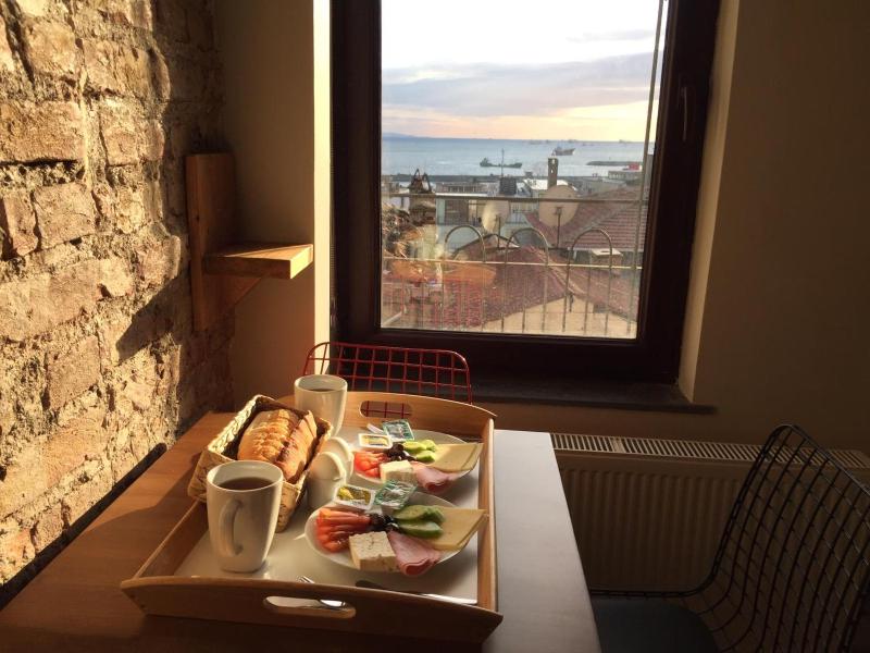 Triple Room with Sea View image 2