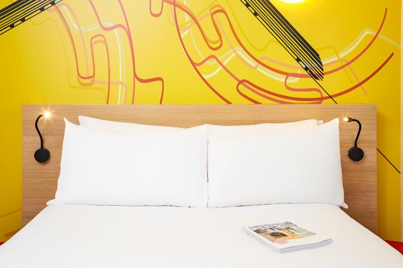 Standard Single Room image 2
