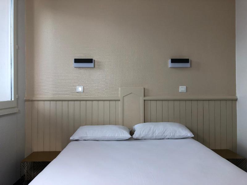 Double Room image 4