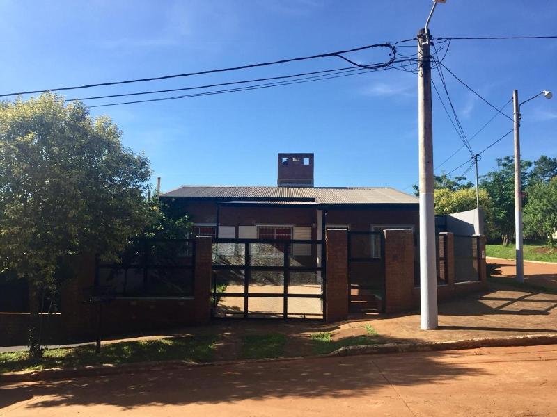 Casa con Garage Puerto Iguazú zona residencial - image 29