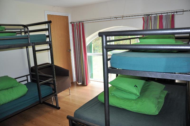 Quadruple Room with Shared Bathroom image 3