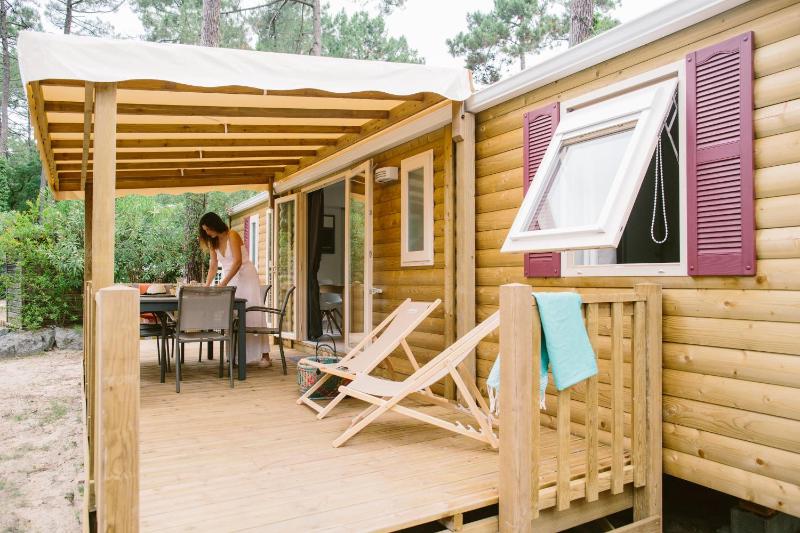 Mobile Home 6 Adults image 1