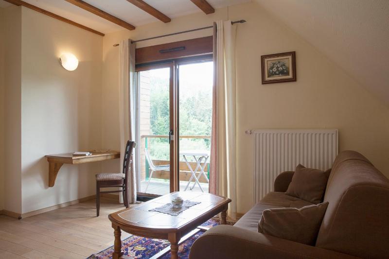 Double Room with Balcony image 2