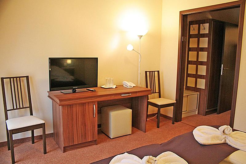 Two-Bedroom Suite with Balcony image 2