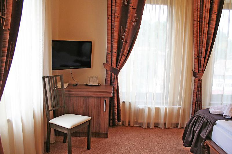 Two-Bedroom Suite with Balcony image 3