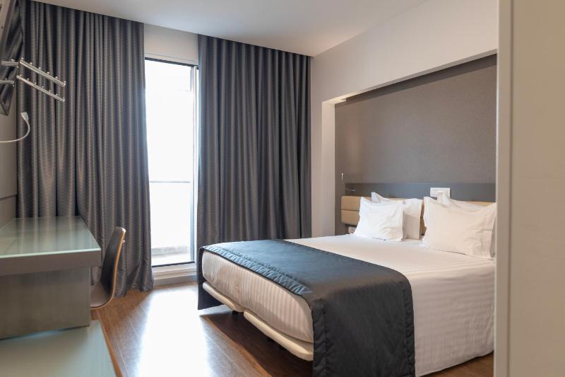 Renovated Double Room image 3