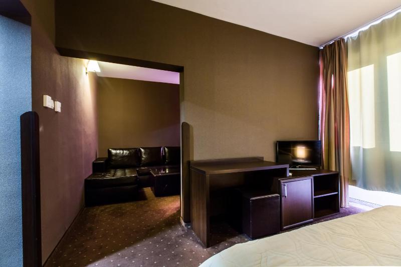 Junior Suite with Mountain View image 1