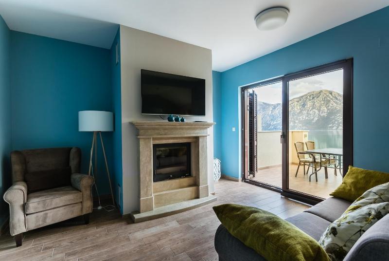 Apartment with Sea View image 2