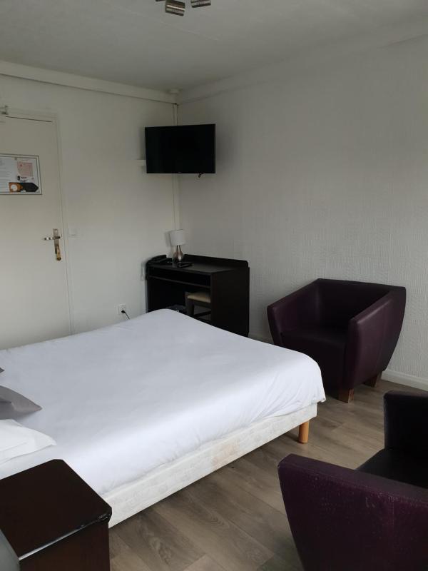 Single Room image 3