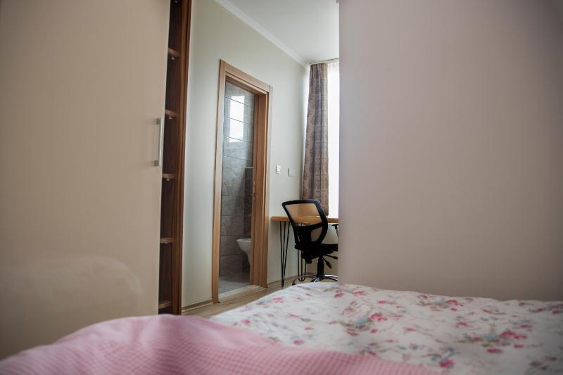 Troy Lodge - image 15