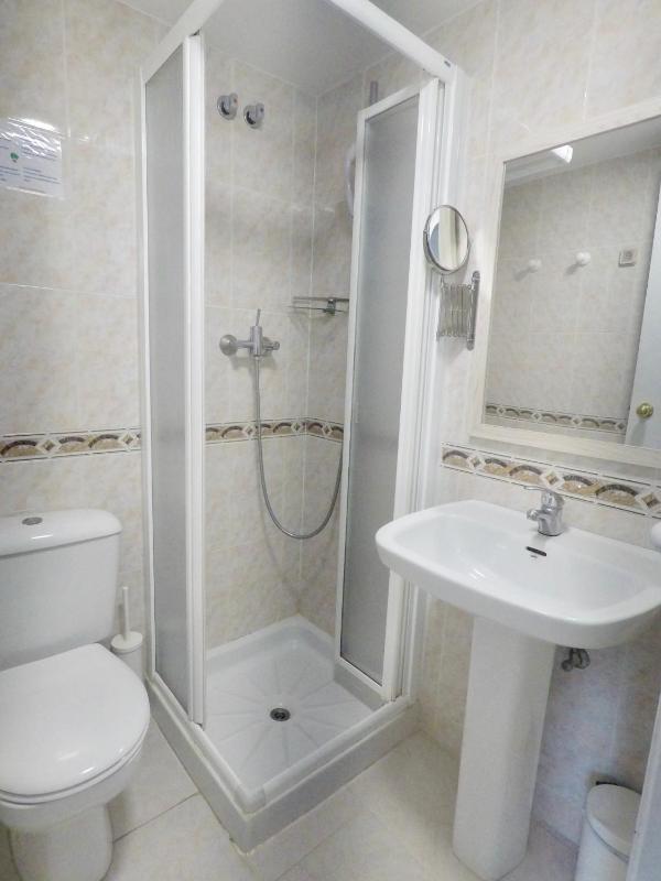 Double Room image 4
